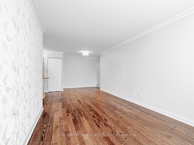 366 - 313 Richmond St E