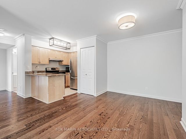 366 - 313 Richmond St E