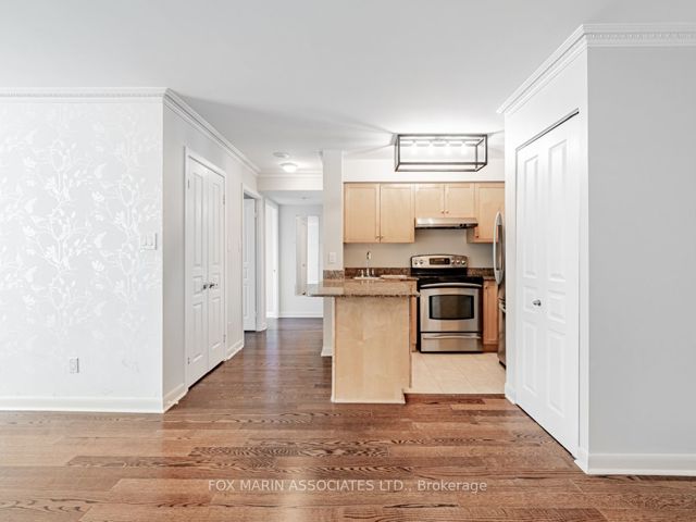 366 - 313 Richmond St E