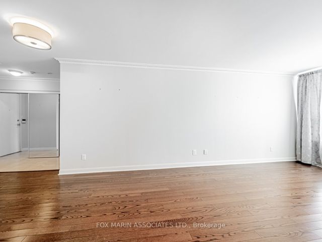 366 - 313 Richmond St E