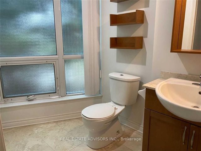 102 - 18 Holmes Ave