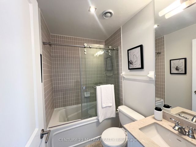 2109 - 18 Yorkville Ave
