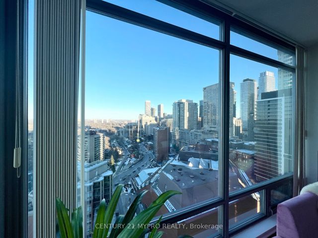 2109 - 18 Yorkville Ave