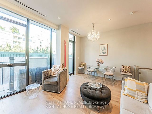 3E - 36 Hazelton Ave