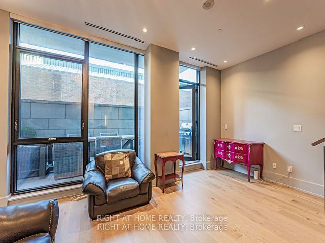 3E - 36 Hazelton Ave