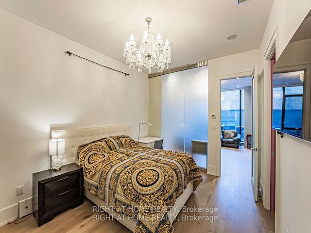 3E - 36 Hazelton Ave