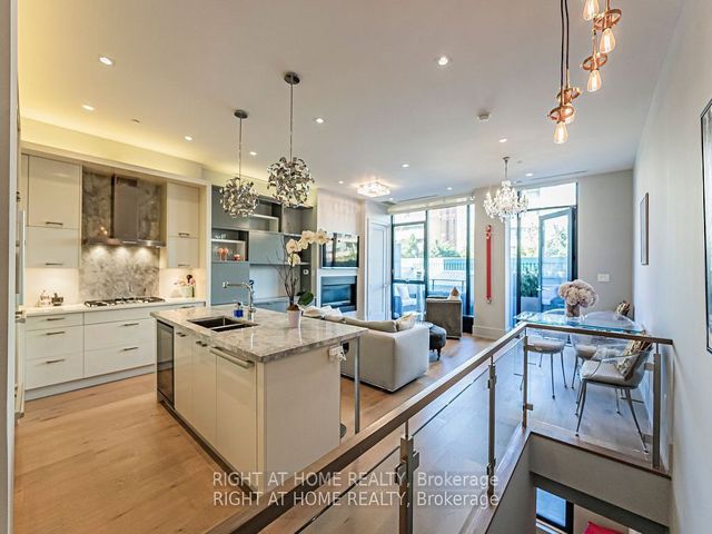 3E - 36 Hazelton Ave