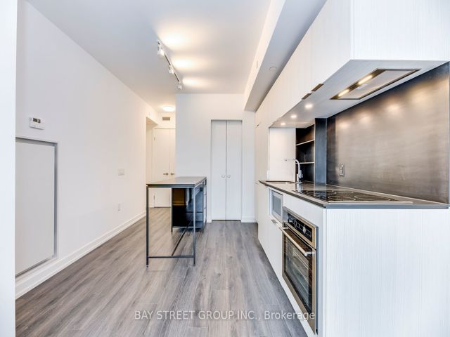 1116 - 77 Shuter St