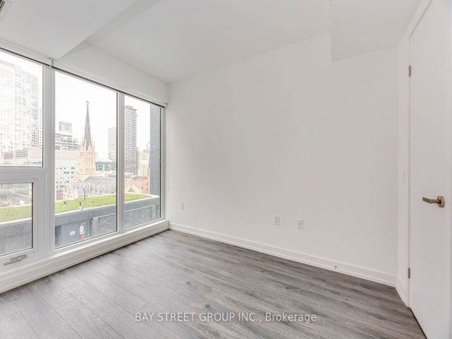 1116 - 77 Shuter St