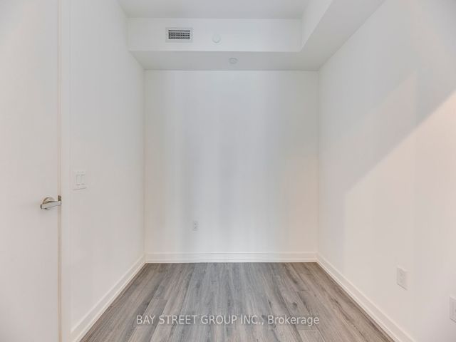 1116 - 77 Shuter St