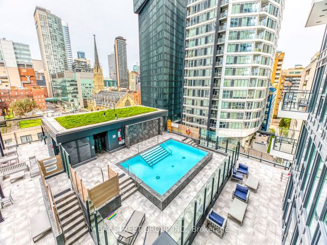 1116 - 77 Shuter St
