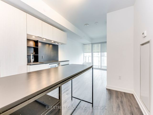 1116 - 77 Shuter St