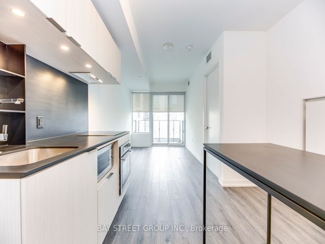 1116 - 77 Shuter St