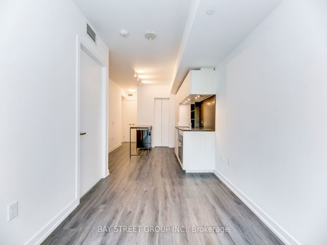 1116 - 77 Shuter St