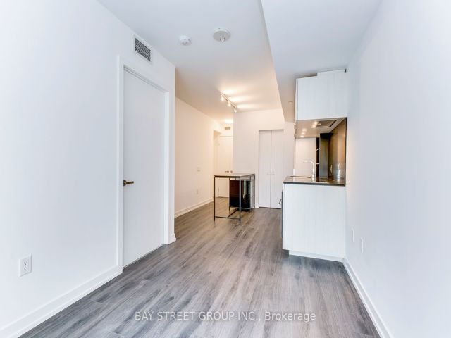 1116 - 77 Shuter St