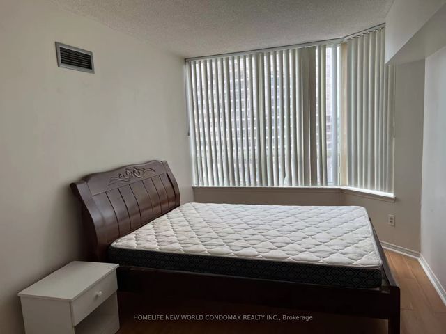 1015 - 7 Bishop Ave