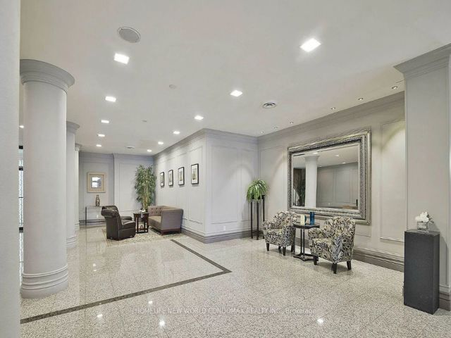 1015 - 7 Bishop Ave