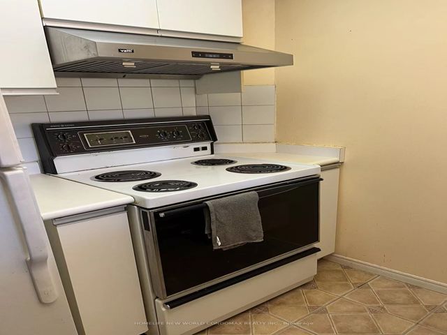 1015 - 7 Bishop Ave