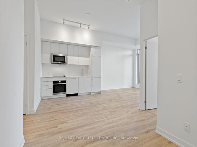 225 - 181 Sheppard Ave Ave E