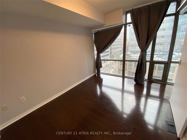 402 - 38 Grenville St