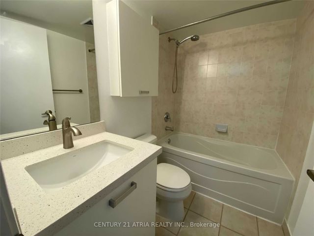 402 - 38 Grenville St