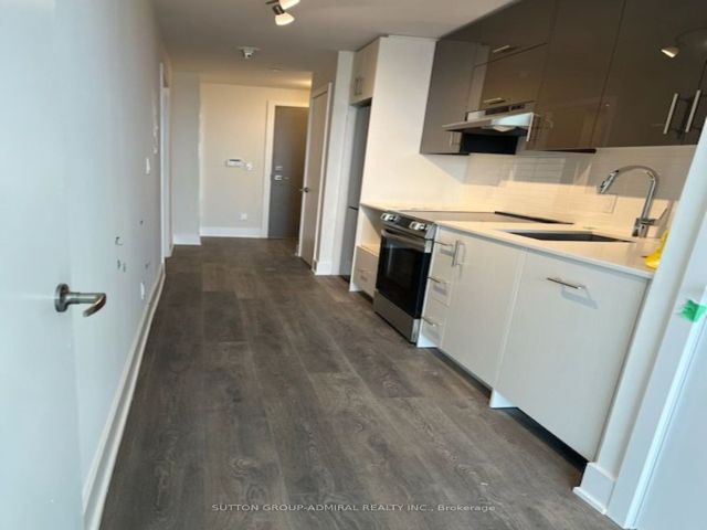 1806 - 188 Fairview Mall Dr