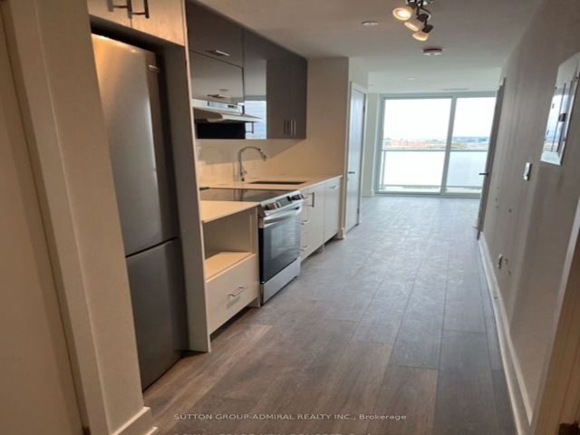 1806 - 188 Fairview Mall Dr