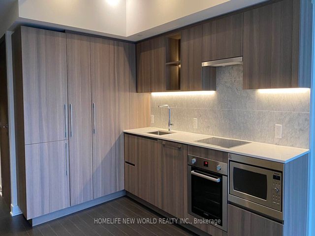 3008 - 19 Bathurst St