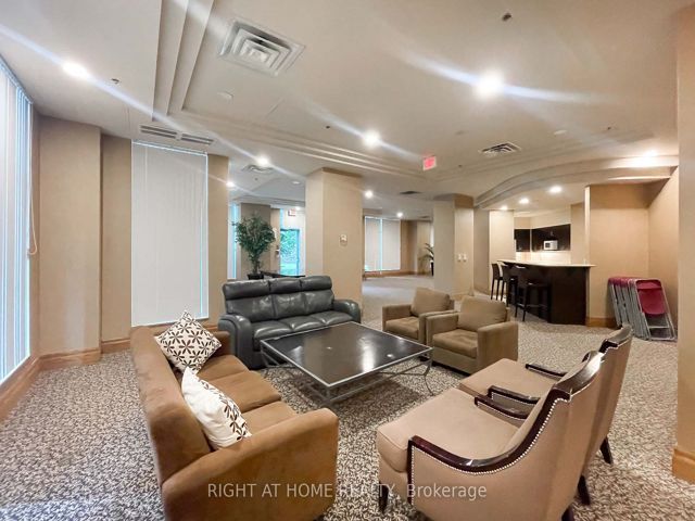 709 - 5508 Yonge St
