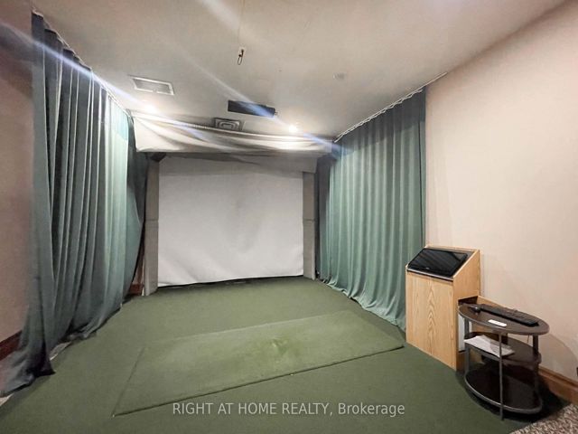 709 - 5508 Yonge St