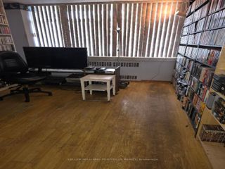 112 - 580 Christie St