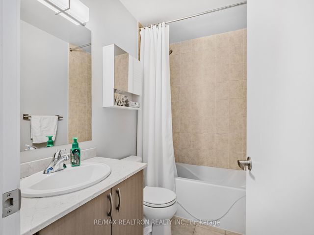 1011 - 525 Wilson Ave