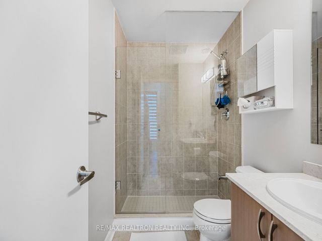 1011 - 525 Wilson Ave