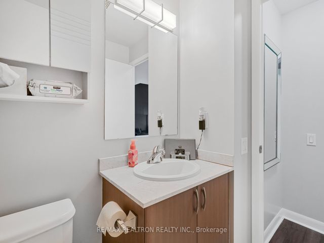 1011 - 525 Wilson Ave