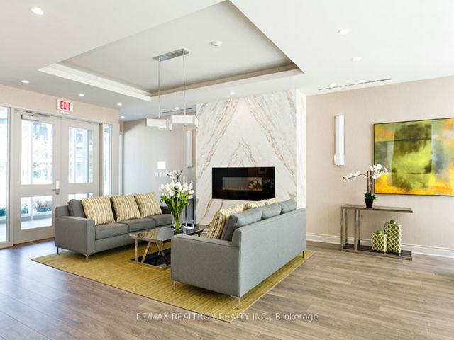 1011 - 525 Wilson Ave