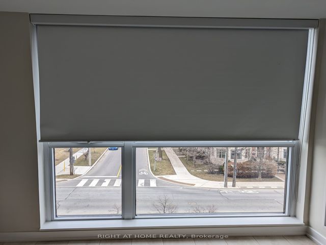 407 - 223 St.Clair Ave W