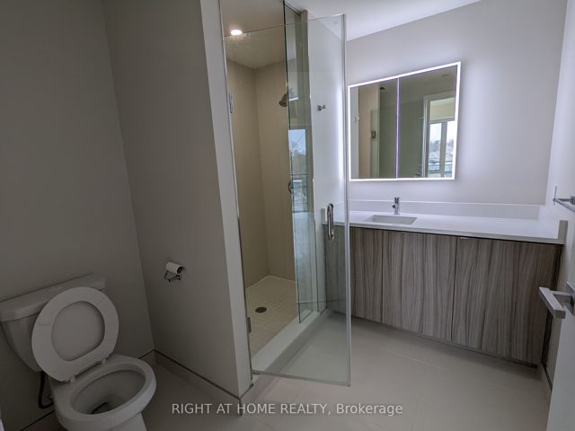 407 - 223 St.Clair Ave W