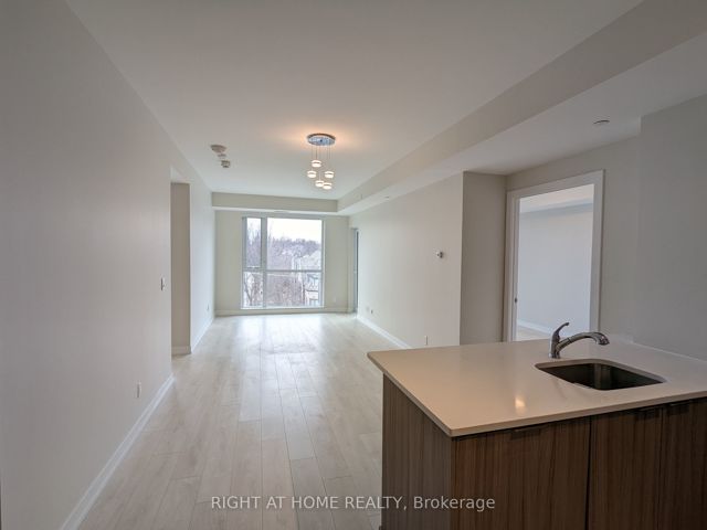 407 - 223 St.Clair Ave W