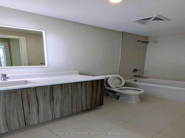 407 - 223 St.Clair Ave W