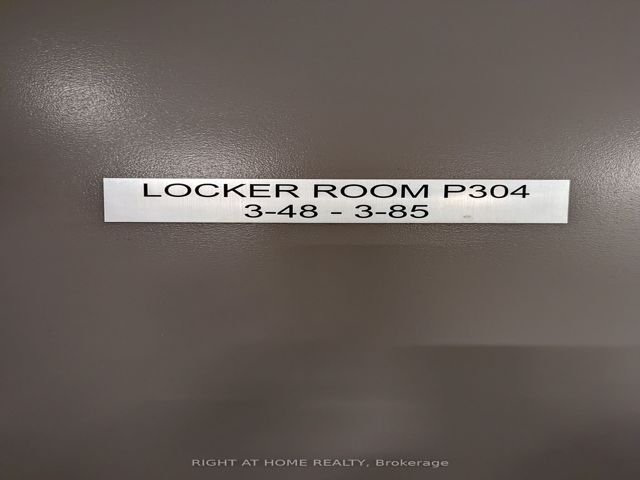 407 - 223 St.Clair Ave W