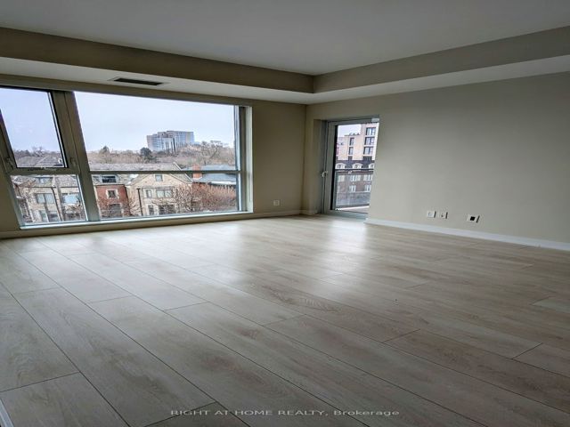 407 - 223 St.Clair Ave W