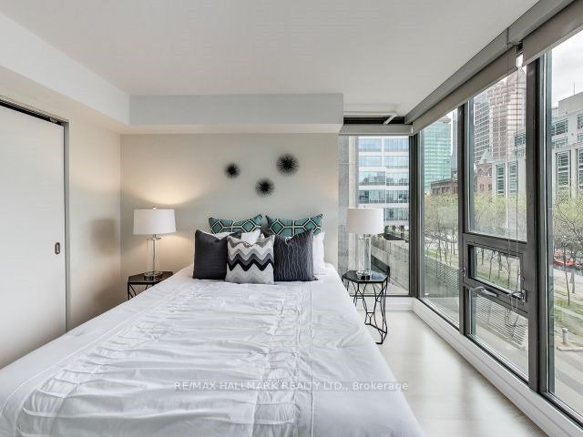 304 - 33 Lombard St