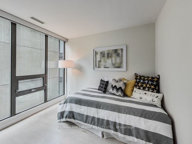 304 - 33 Lombard St
