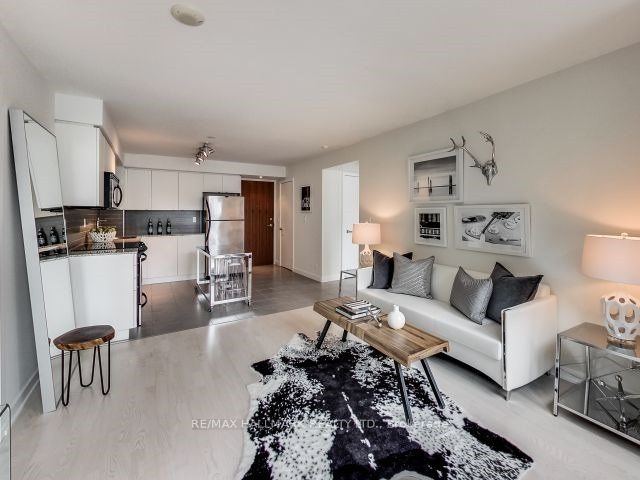 304 - 33 Lombard St