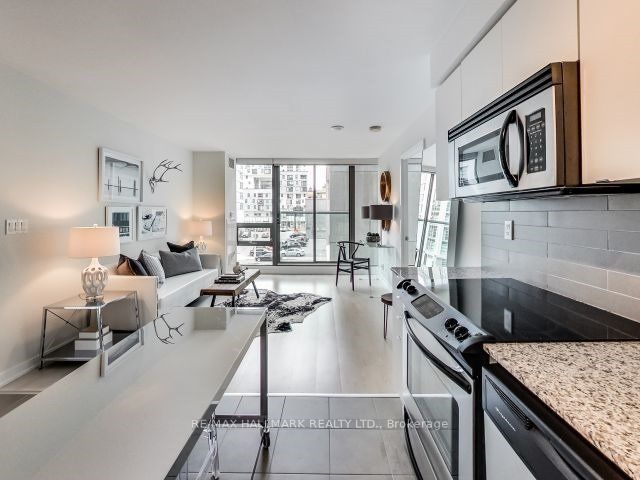 304 - 33 Lombard St