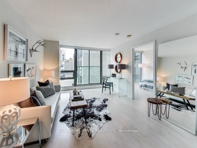 304 - 33 Lombard St