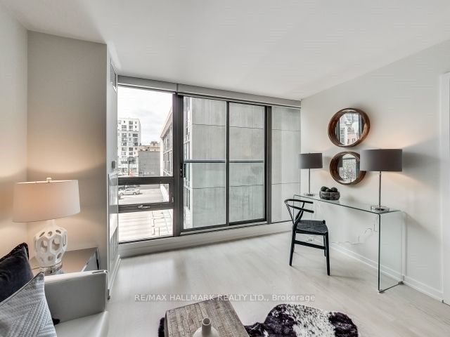 304 - 33 Lombard St