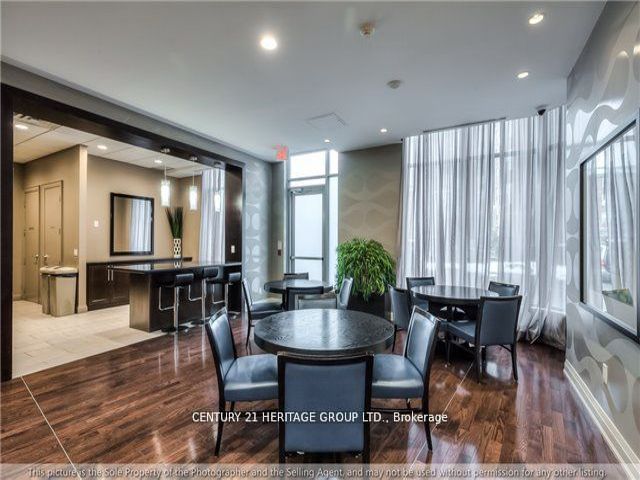 2105 - 5793 Yonge St