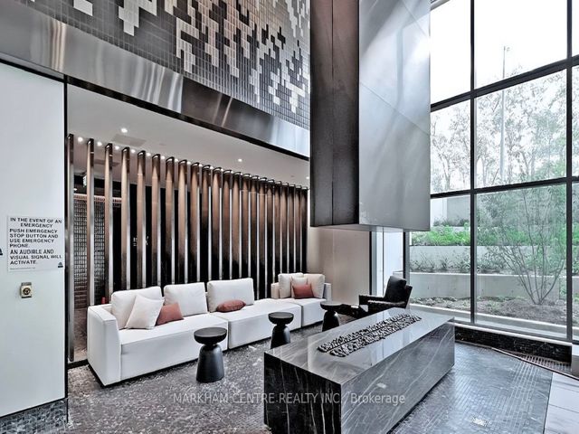 911 - 25 Adra Grado Way