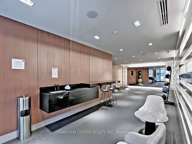 911 - 25 Adra Grado Way
